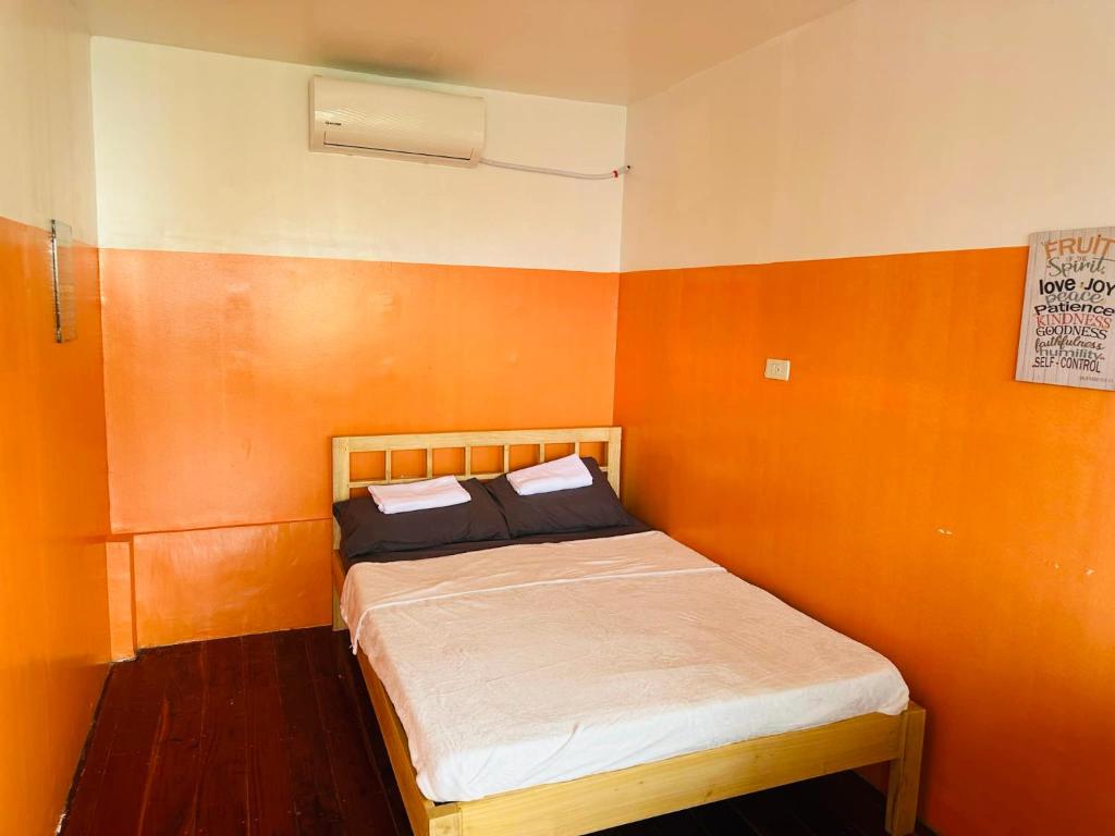 LLB Travellers Inn & Bistro