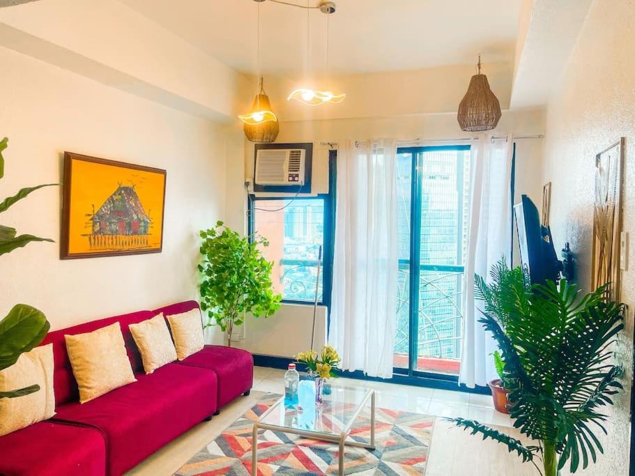 Lovely 2BR Penthouse in Poblacion, Makati
