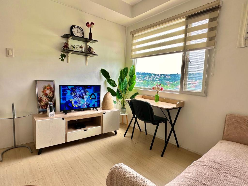Luna Hive Place