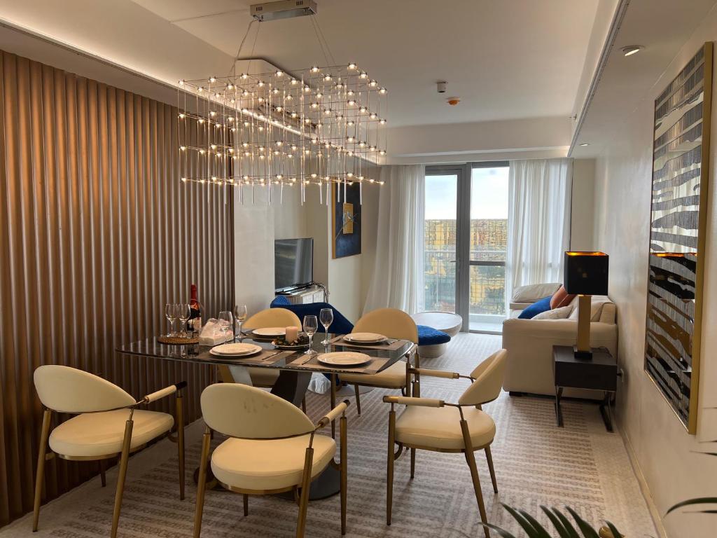 Luxurious Modern Penthouse 2BR Cross City of Dreams OKADA SOLAIRE MOA Airports