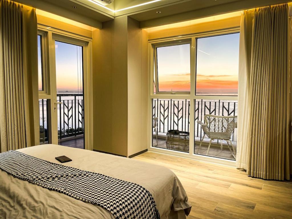 Luxury 2BR beside Okada Manila