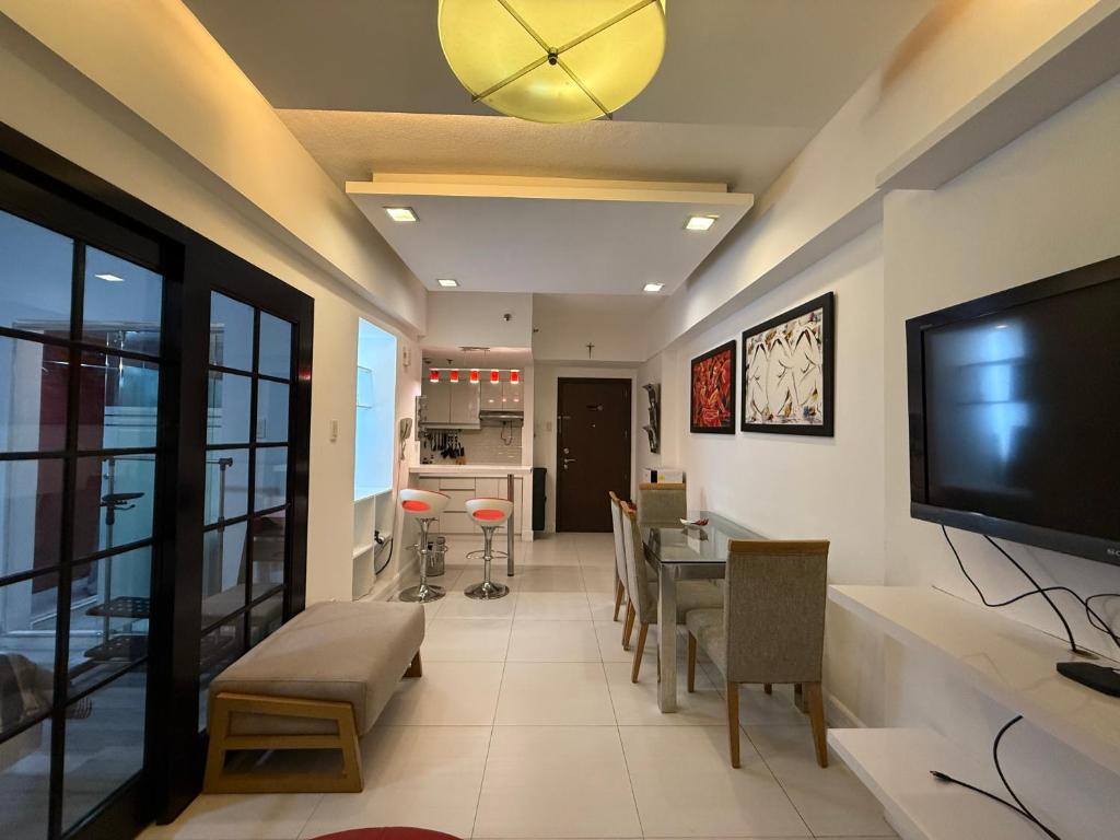 Luxury Condo at Forbeswood Parklane The Fort BGC