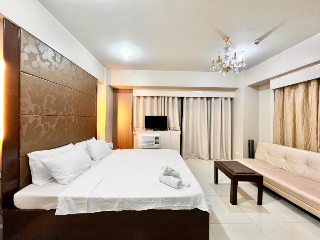 Luxury Hotel Type Condo near NAIA Manila Airport