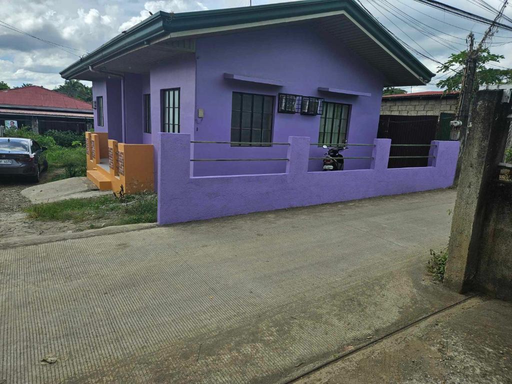 Mel's Place Unit 2 Batangas Free Parking Feee Wifi w Smart TV Netflix Hot & Cold Shower