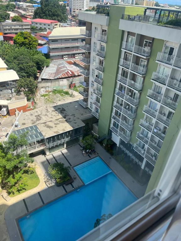 Mesatierra Condotel by Rinann's Staycation