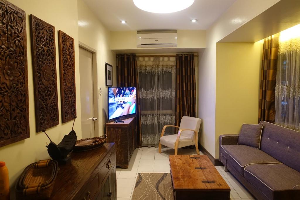 Modern Asian Condo at Forbeswood Parklane The Fort BGC