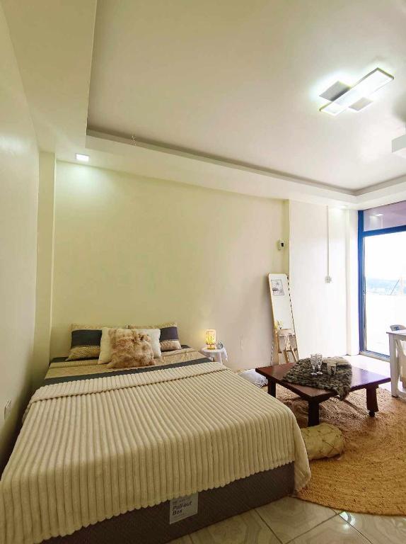 Modern Studio Apartment with Balcony & Stunning City View