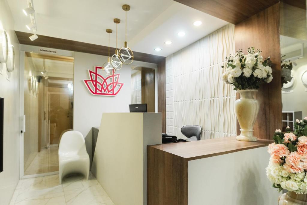 Monica Midtown Suites