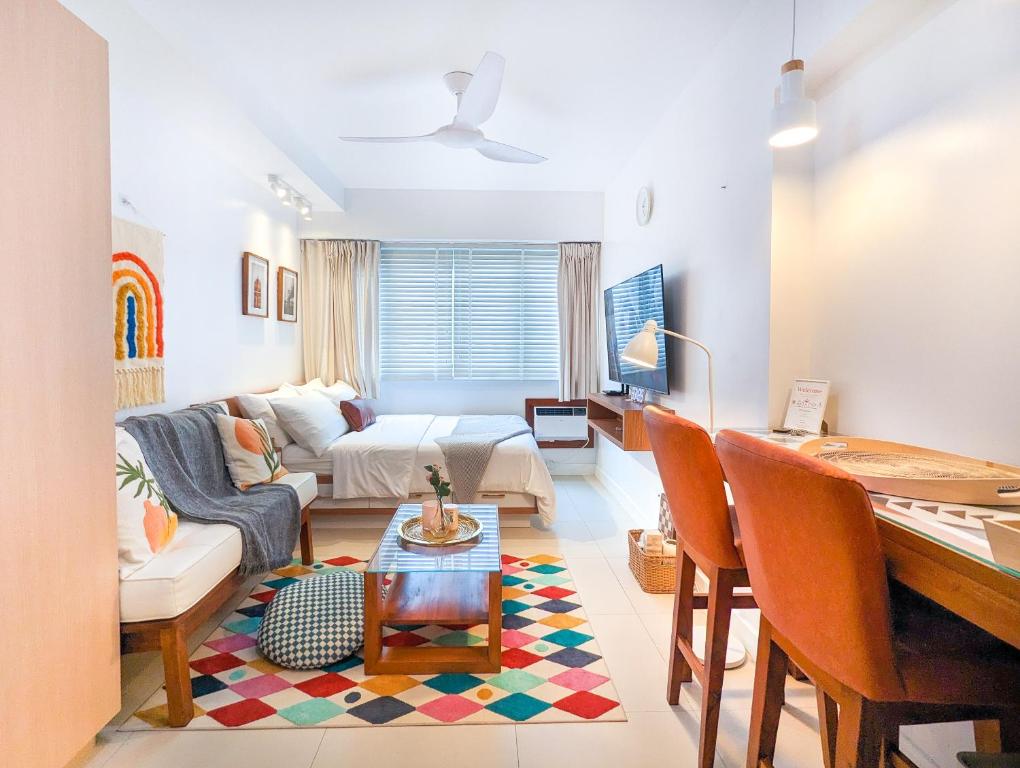 Bright & Cozy Studio Condo in Commonwealth, UP Diliman