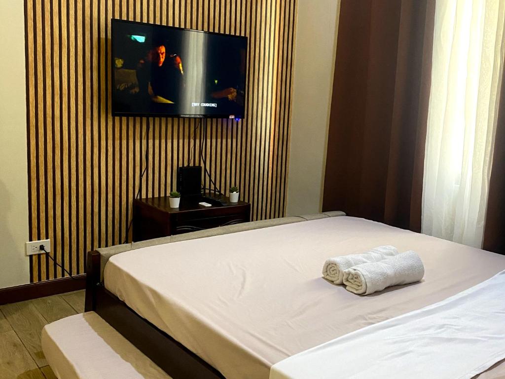 Condotel Near NAIA- pet friendly wpool