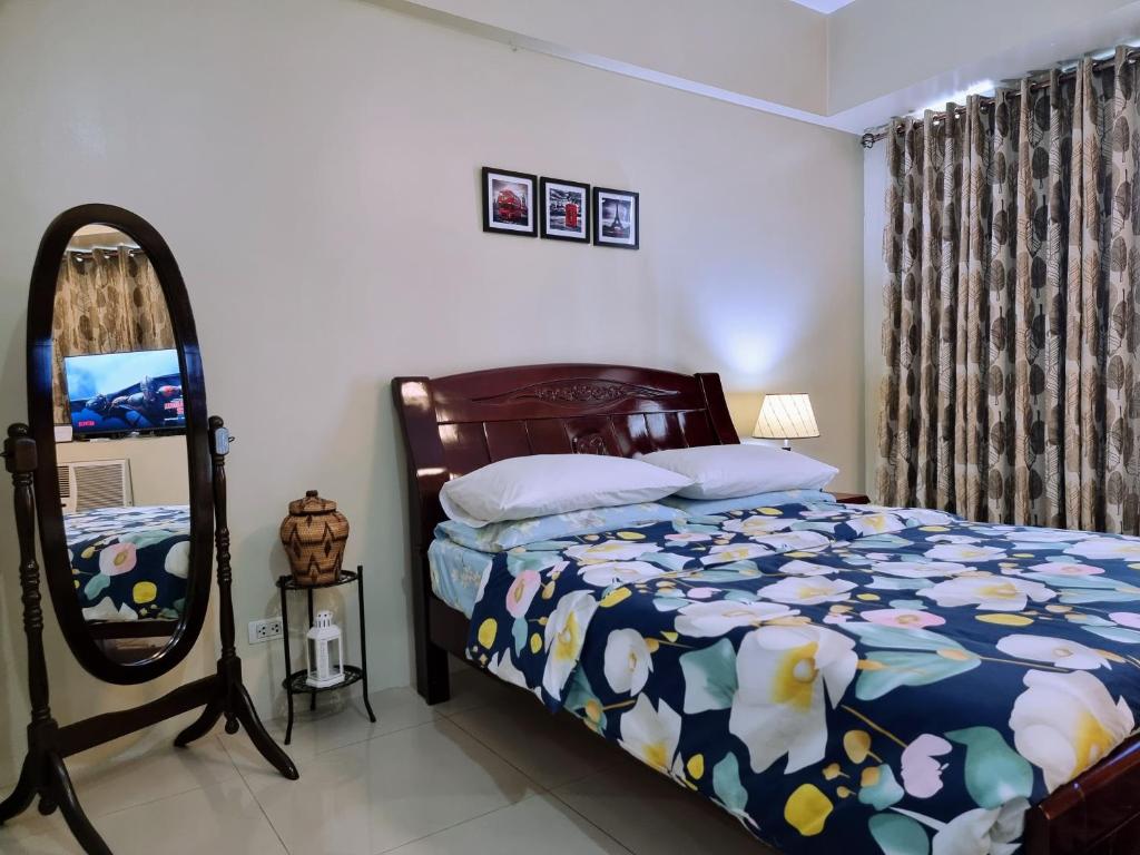 One Palm Tree Villas Condo Across NAIA Terminal 3
