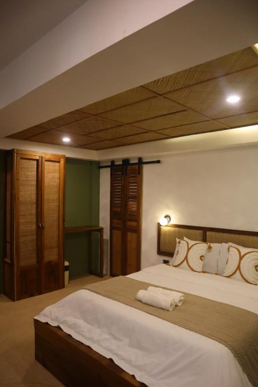 Padel and Palms Villas