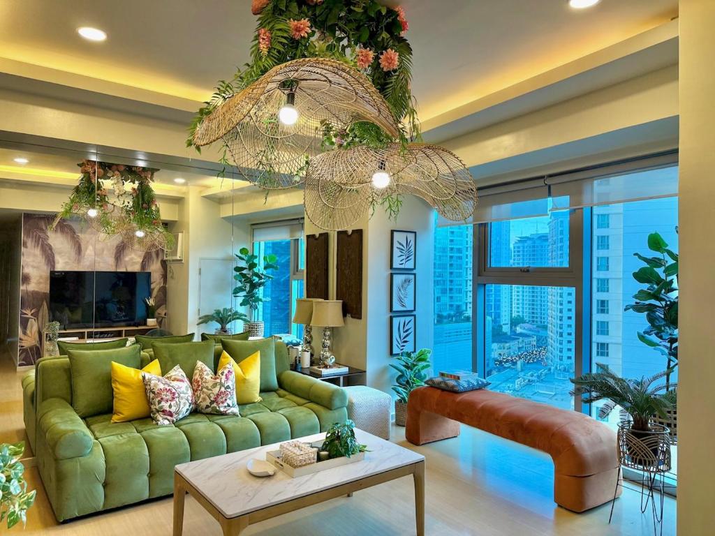 Palms Paradise with the best view of BGC plus Netflix