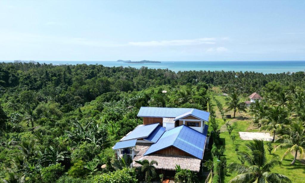 Paruparong Bughaw Ecofarm Resort