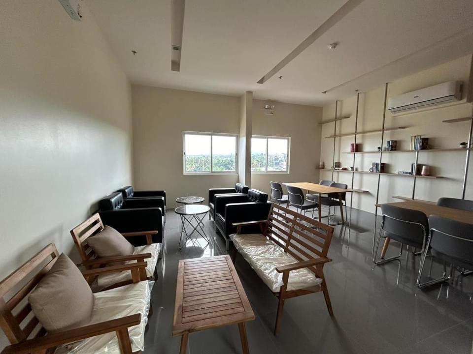 Cozy Studio Condo Unit at Fullerton Suites