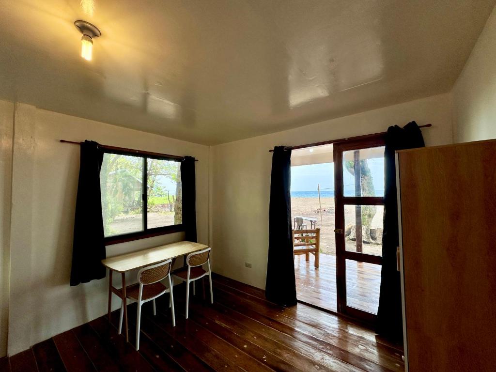 Playa del Fuego Camiguin Beach Hostel & Resort