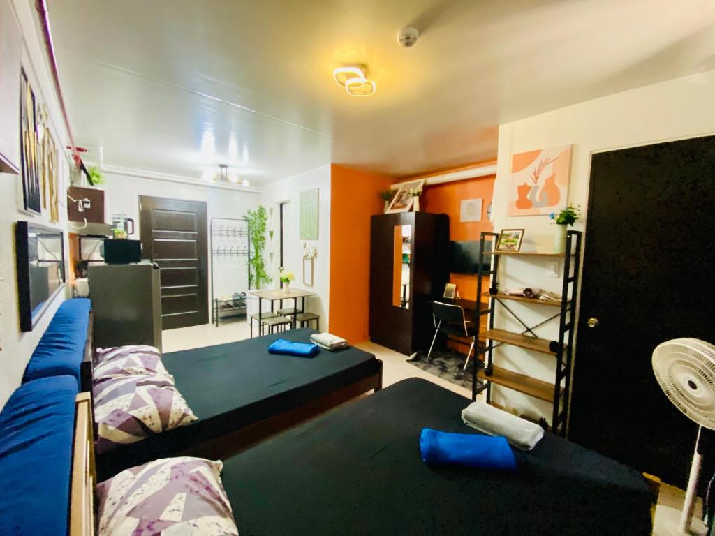 Renovated Nearest Condo in Airport, Malls &School