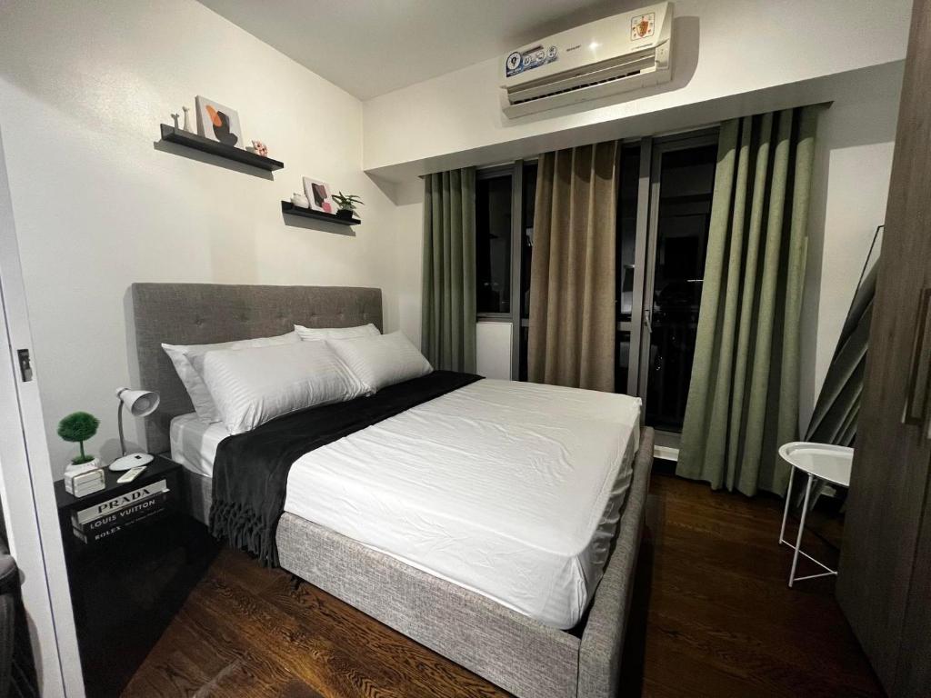 Prime Posh Downtown Condo