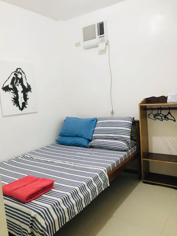 Queen's Room Rental 3