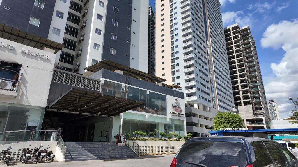 Queensland Manor Condominium Deluxe Suite