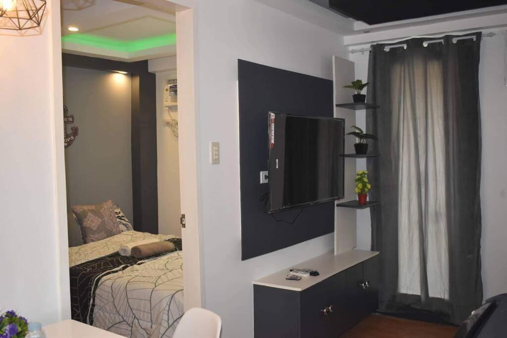 AR02 1BEDROOM Condo Unit with Free Pool, HBO, Netflix & WiFi