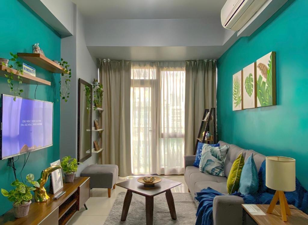 BGC McKinley Taguig 1BR with Balcony near mall