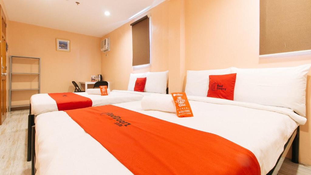 RedDoorz at Hotel Rosemarie