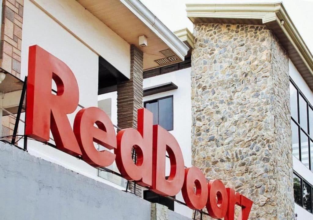 RedDoorz @ Jackie’s Hotel & Restaurant