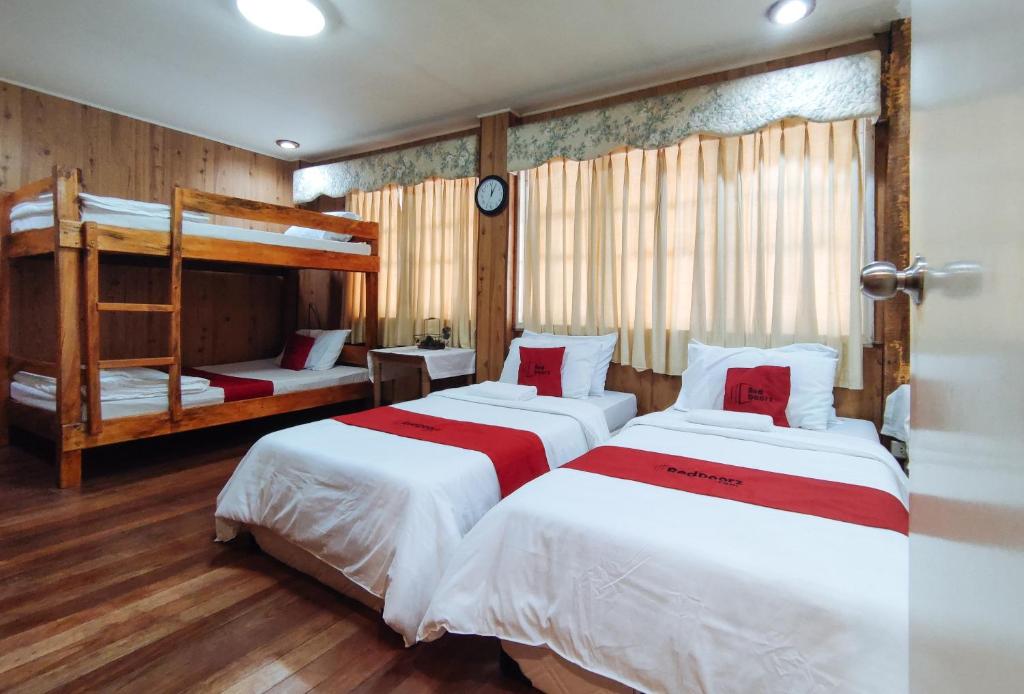 RedDoorz @ Monterrazas Village Homestay Baguio