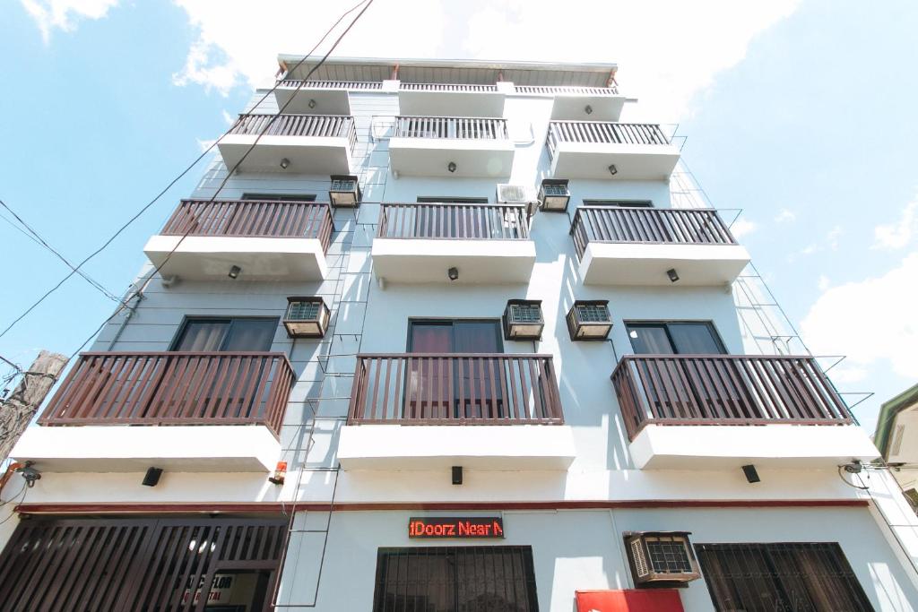 RedDoorz near NAIA Terminal 1