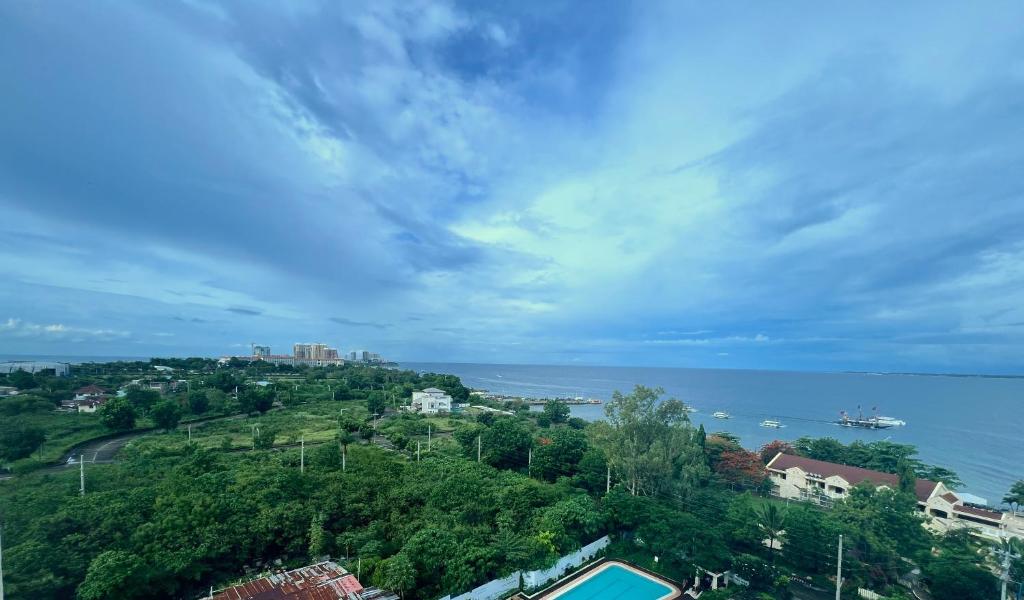 La Mirada Residences Sea-view Suites