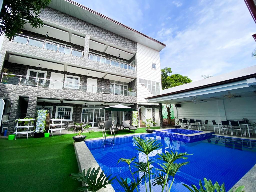 Ronina's Sipocot Hotel