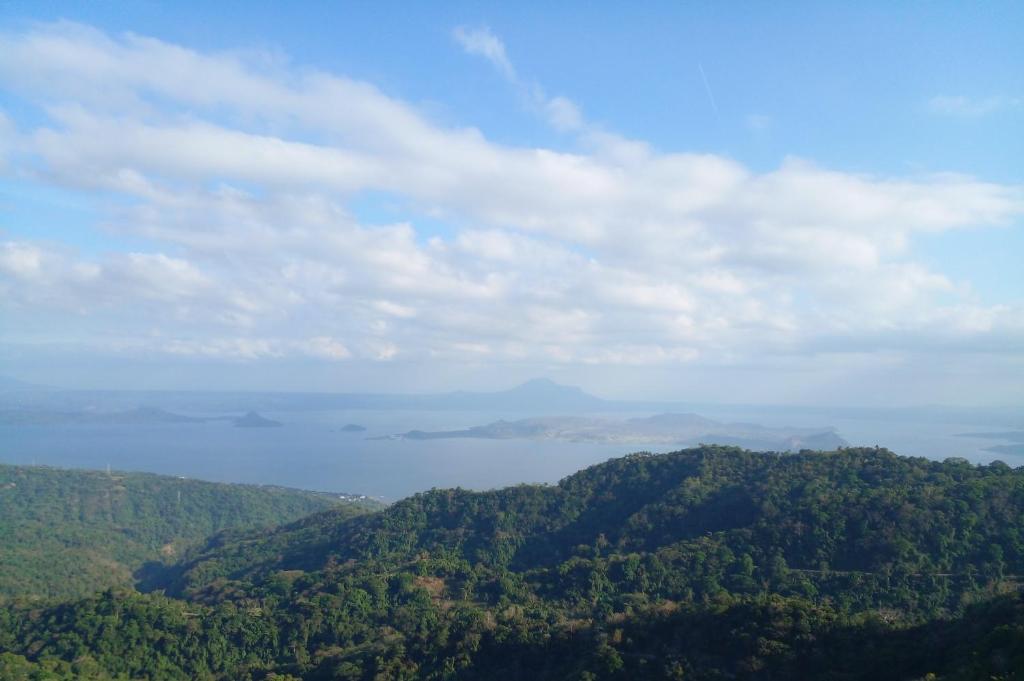 Tagaytay Prime Residences with Swimming Pool & Viewing Deck