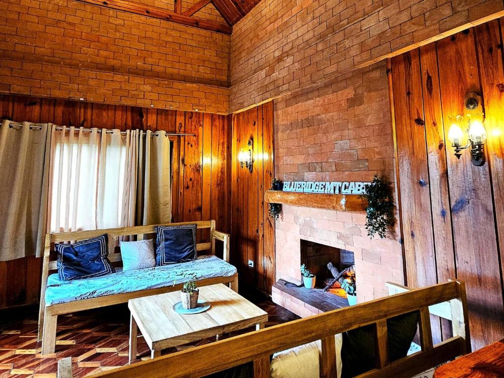 Room in Guest room - Guest Room 2B Transient Baguio Wifi Parking