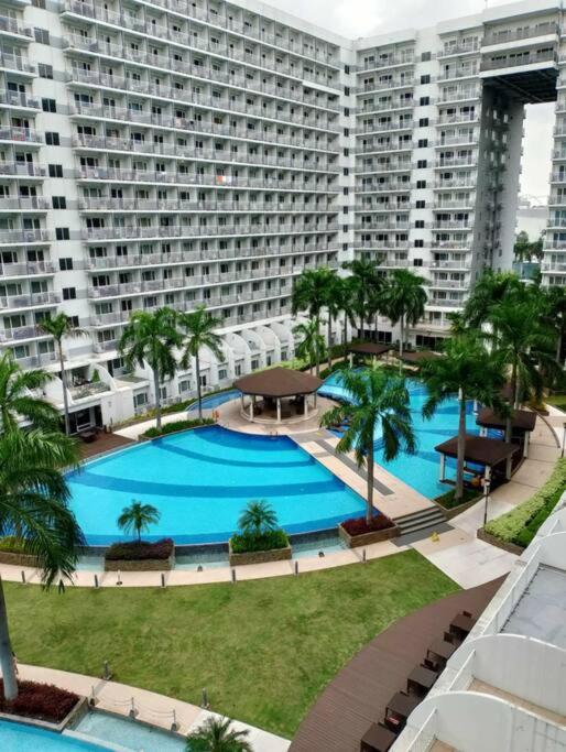 Rosver Hideaway Near MOA