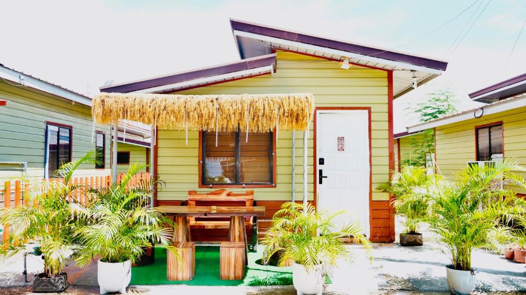 S&E-1 Tiny Guest House - Olango Island