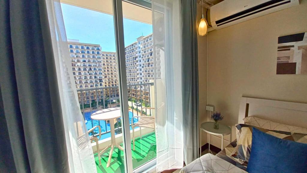 Comfort & Style Studio Pool view with Balcony
