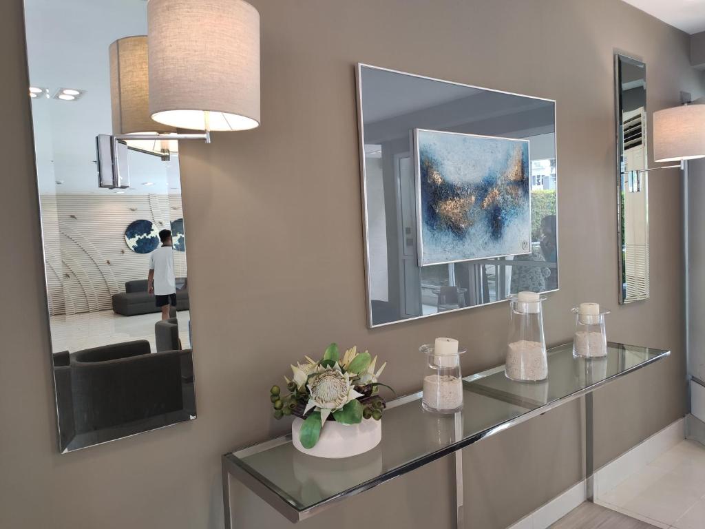 Sea Residences 5mins walk to SM MoA, Arena, SMX, 55" GoogleTV