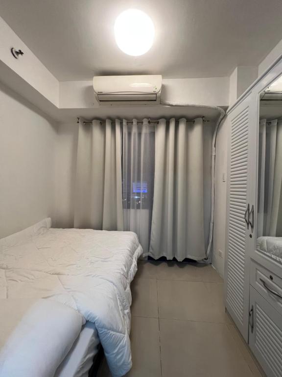 Sea Residences MOA - Reynil