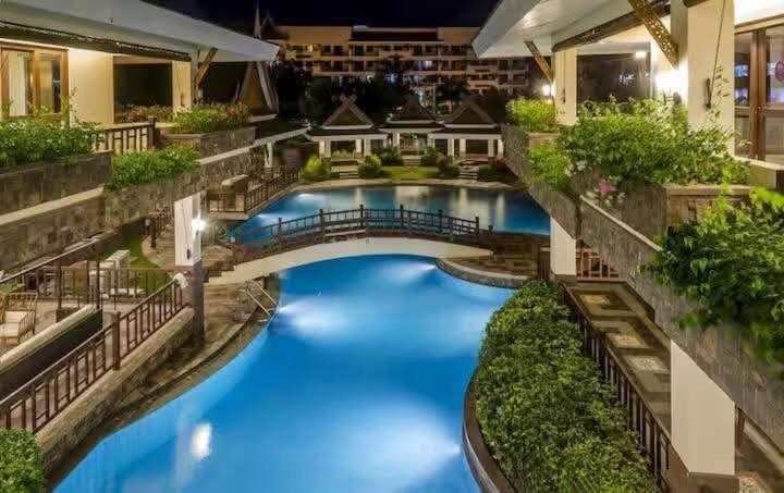 Exquisite Stays at Royal Palm Residences in Taguig