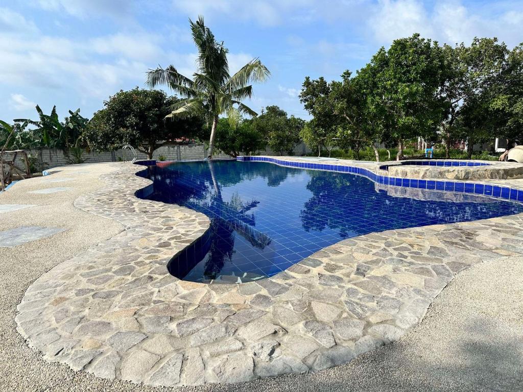 Shas Resort