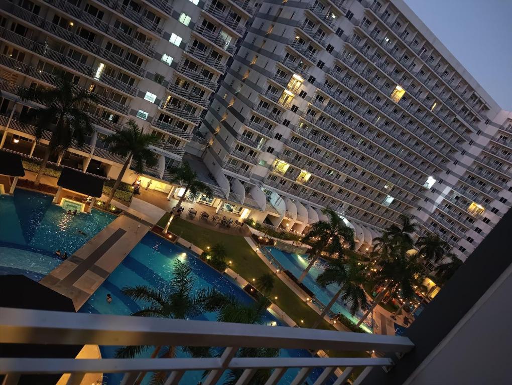 Shell Residence MOA - Jhem Place