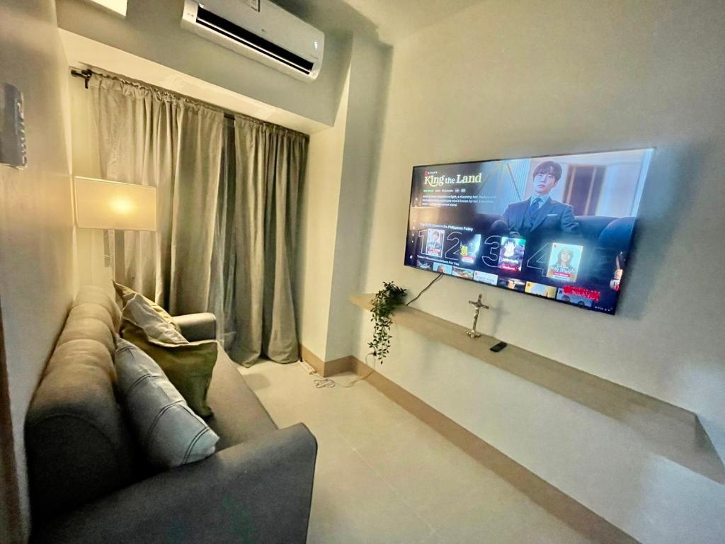 Shore 3 Tower 1 MOA Pasay F Suite Staycation