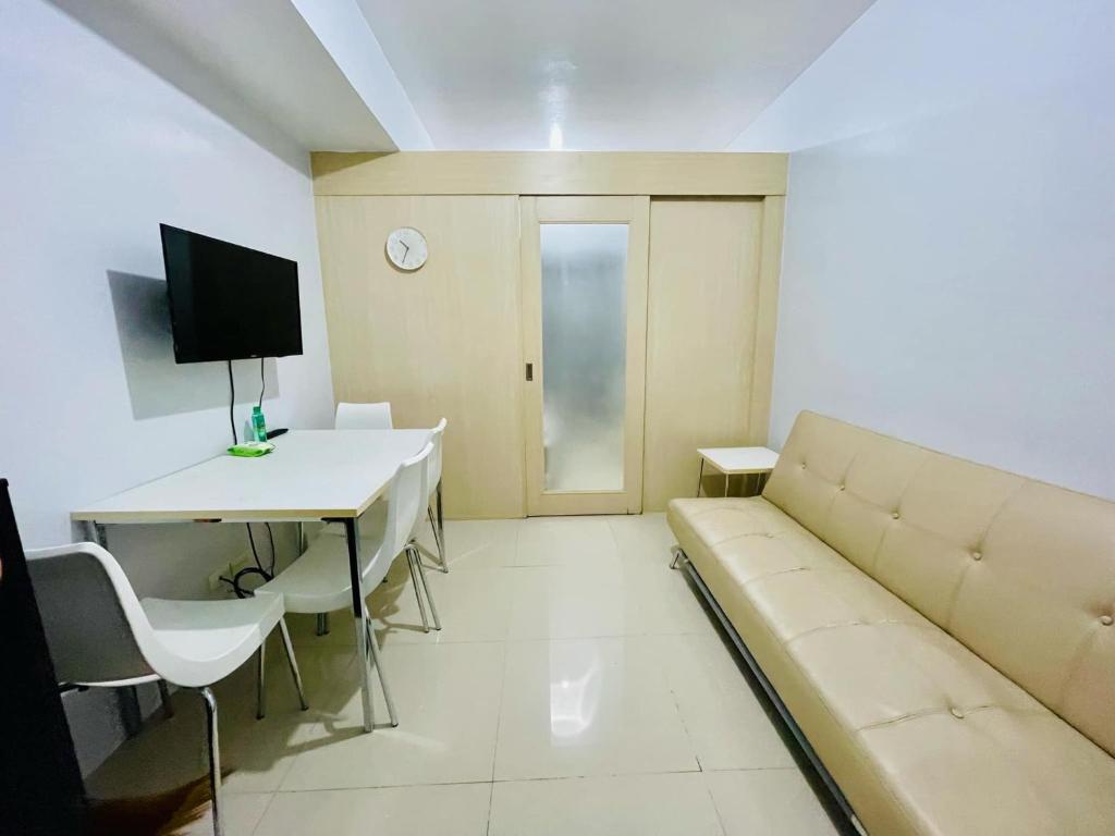Simple Staycay