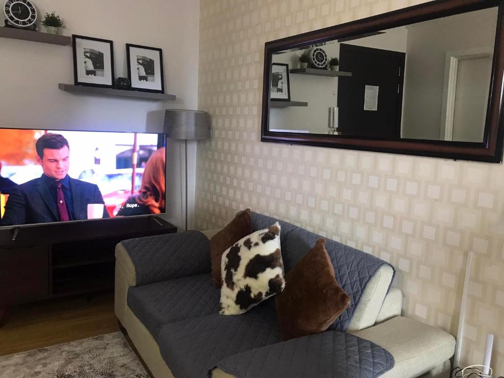 Simple Yet Lovely 2BR Unit in Acqua Private Residences