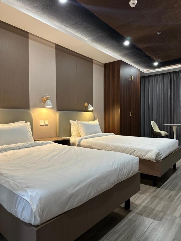 Sky Vista Hotel