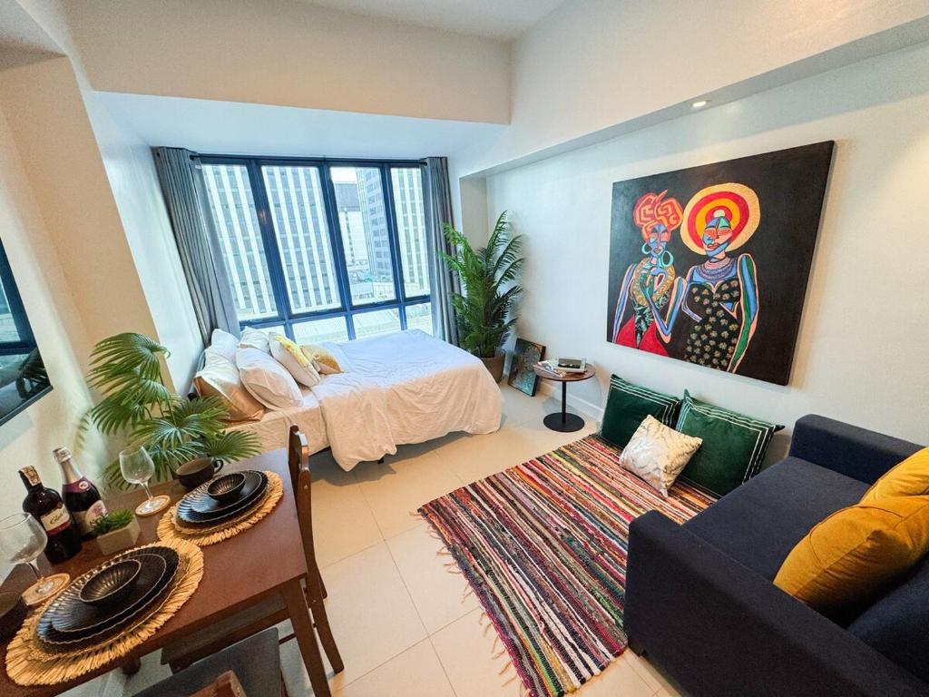 ESTUDIO LA VIDA at 38 Park Avenue - 5 minutes walk to Ayala Central Bloc, with Infinity Pool, Fast Wi-Fi, & City Views inside Cebu IT Park