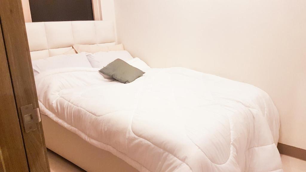 StayInMyCondo - 30th Condo in Pasay with Pool near Airport MOA,CCP & PICC In Pasay