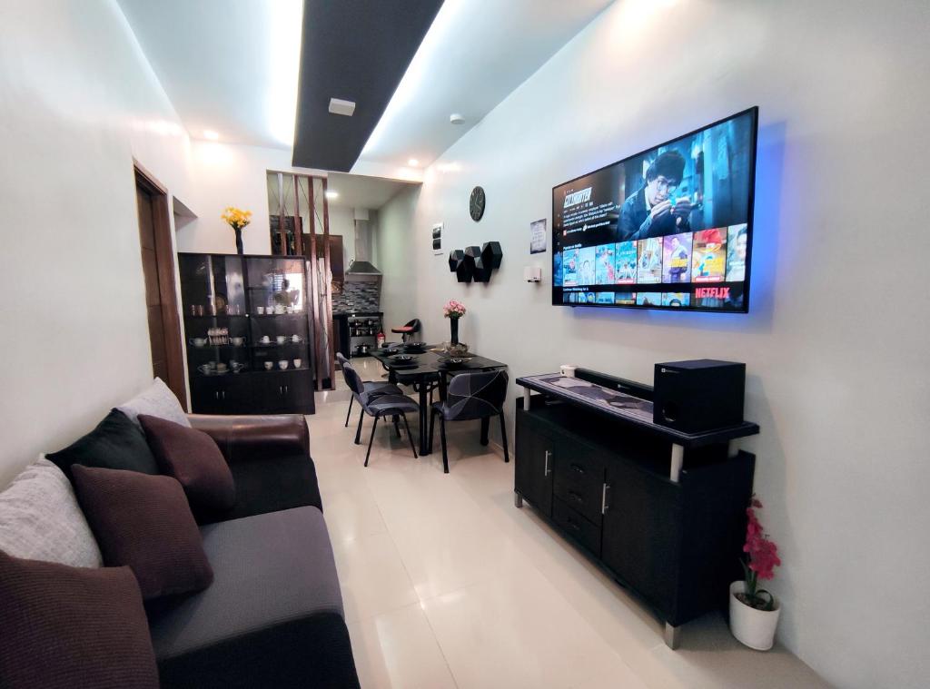 SNOW Apartment - Near Clark International Airport and Dinosaurs Island