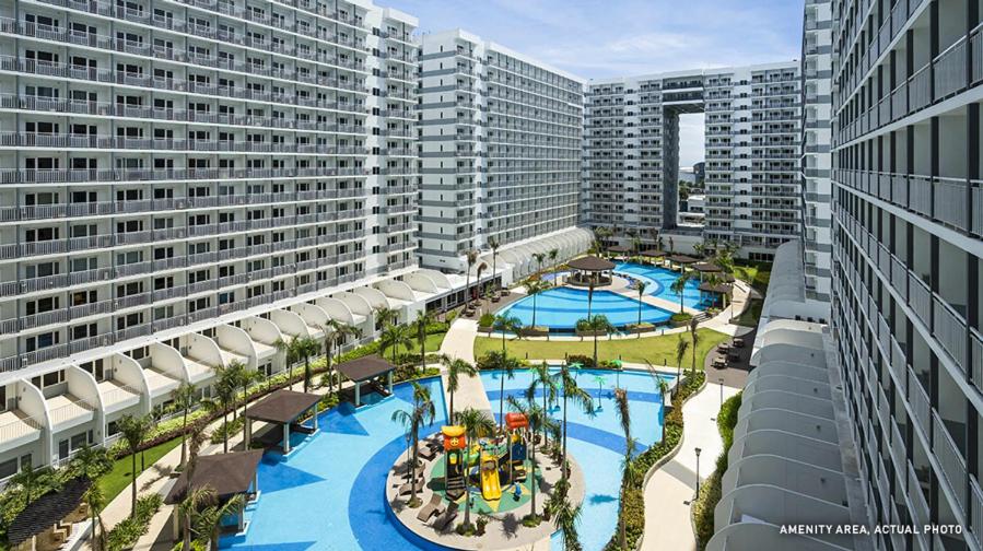 Very Spacious Condo at Mall of Asia